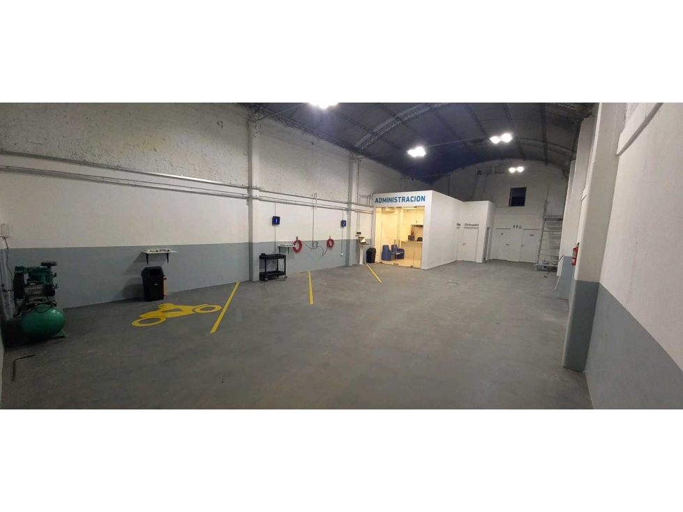 Excelente oportunidad venta de galpón en Tupungato - 1