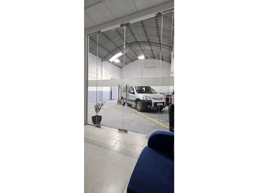 Excelente oportunidad venta de galpón en Tupungato - 2