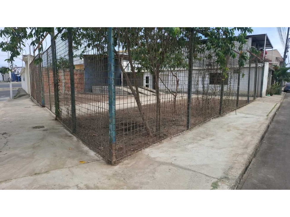 Excelente terreno esquinero en venta cerca de la ULEAM — foto 4