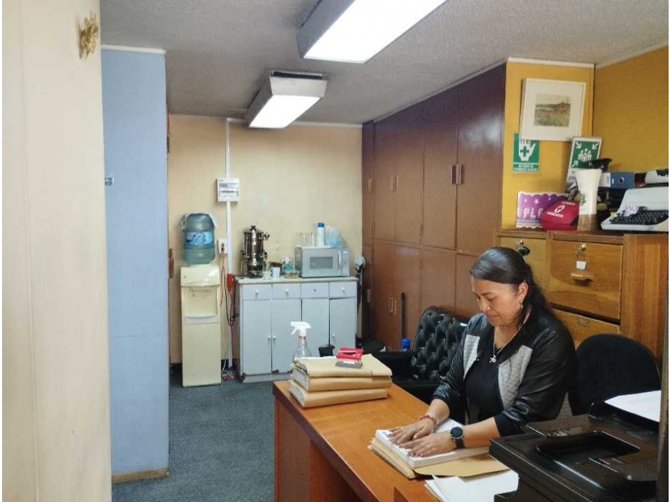 EXCELENTE UBICACIÓN COMERCIAL OFICINA EN VENTA CHAPINERO - 4