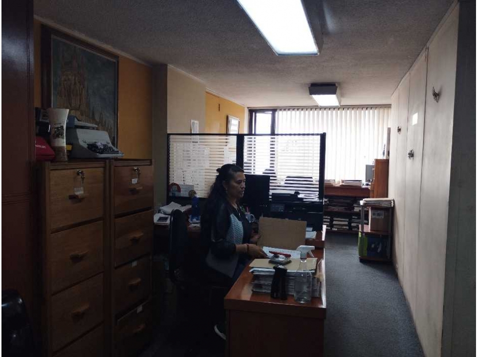 EXCELENTE UBICACIÓN COMERCIAL OFICINA EN VENTA CHAPINERO - 6