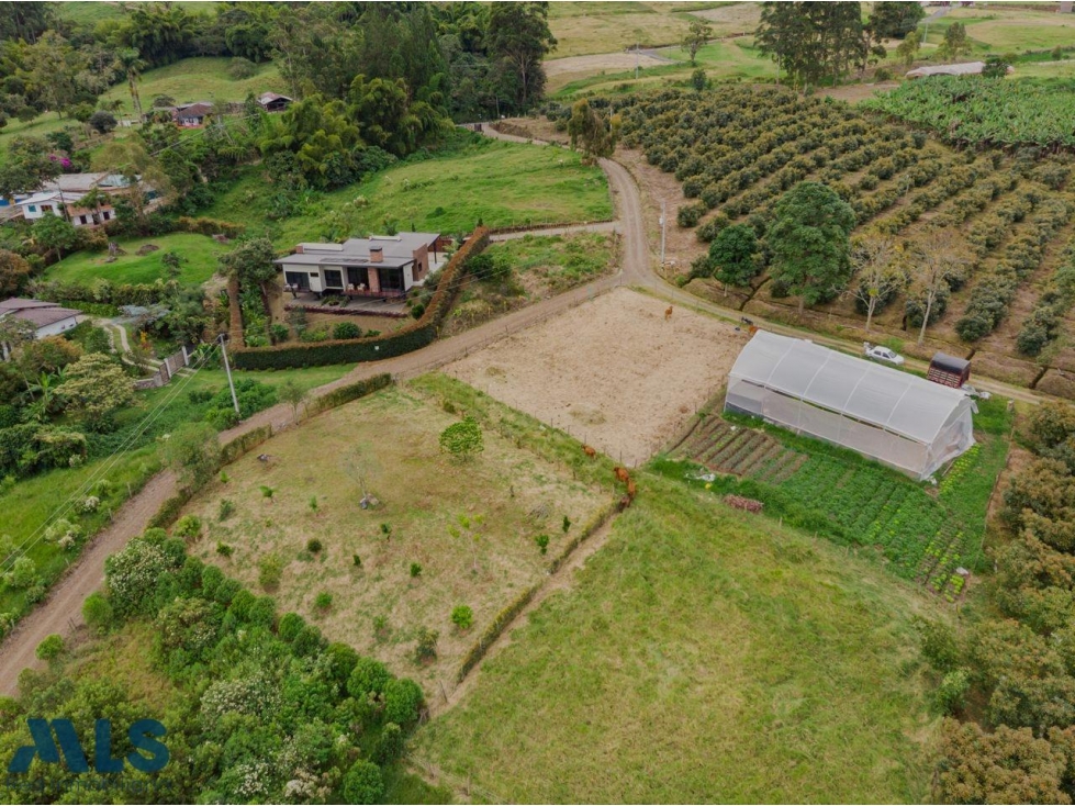 Excelente ubicacion a solo 2 kilometros del pueblo...(MLS#258770) - 5