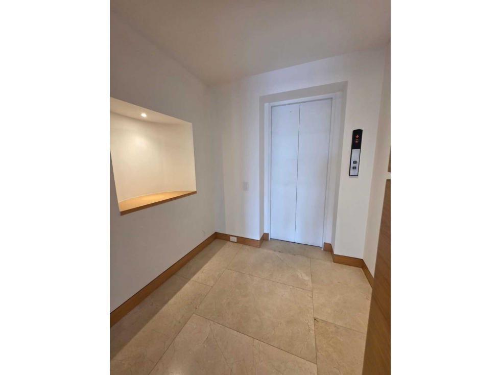EXCELENTE APARTAMENTO EXTERIOR EN ARRIENDO CHICO RESERVADO — foto 4