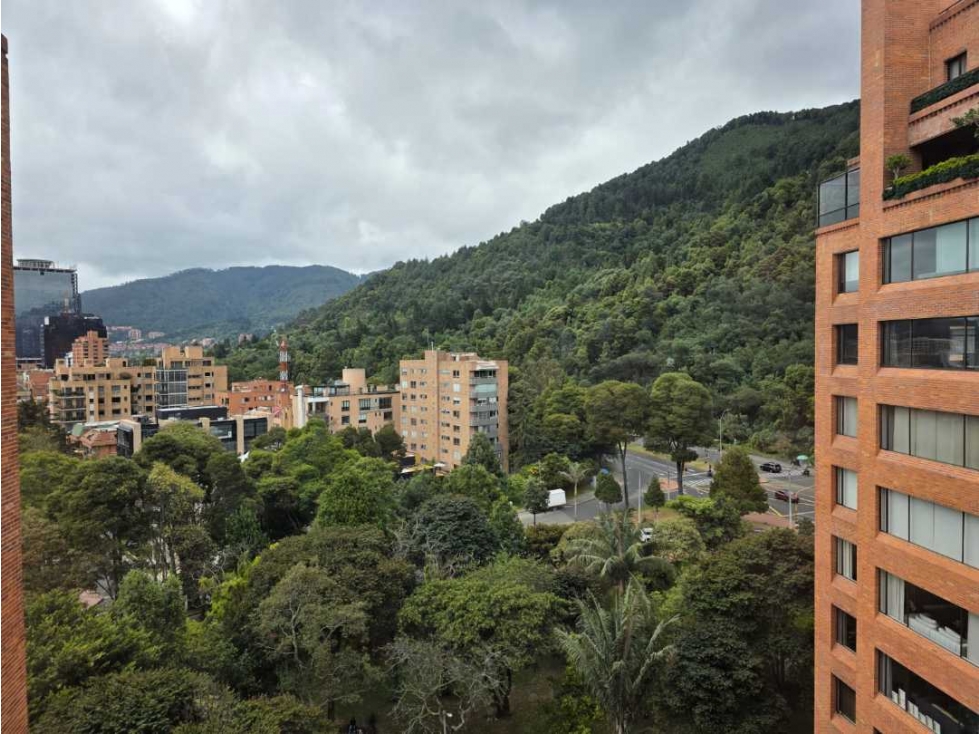EXCELENTE APARTAMENTO EXTERIOR EN ARRIENDO CHICO RESERVADO — foto 2