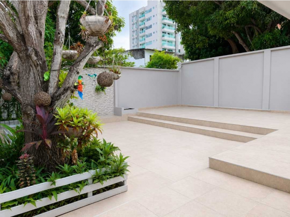 ¡Exclusiva Casa de Gran Formato en el CorazÃ³n de Altos del Prado! — foto 2