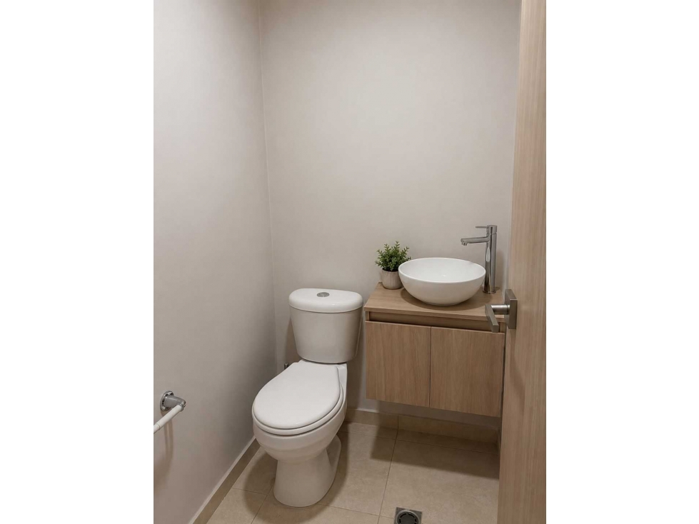 ¡Exclusiva Casa de Gran Formato en el CorazÃ³n de Altos del Prado! — foto 3