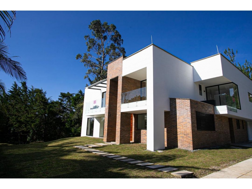 Se vende casa en alto de palmas el poblado Medellín — foto 2