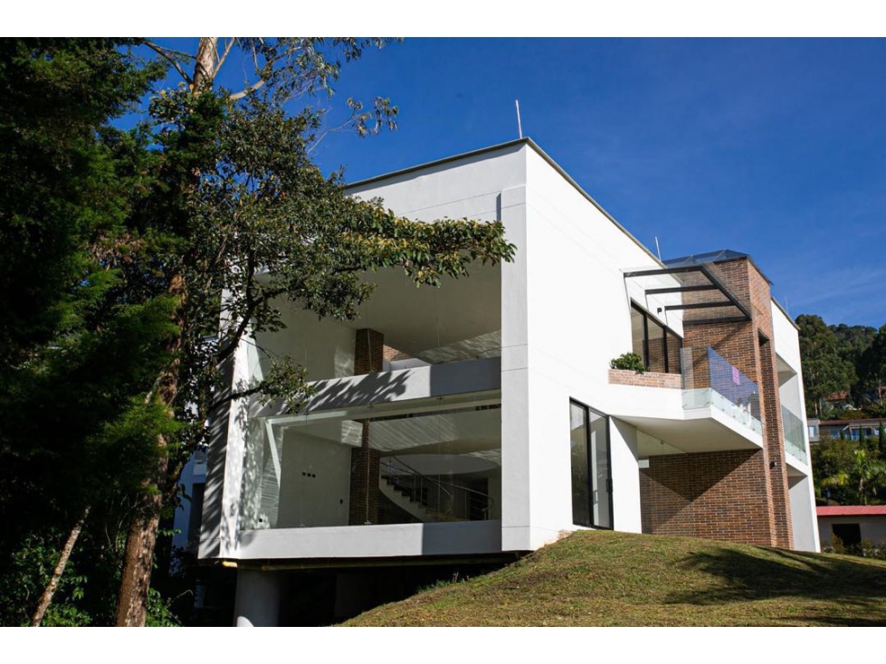 Se vende casa en alto de palmas el poblado Medellín — foto 4