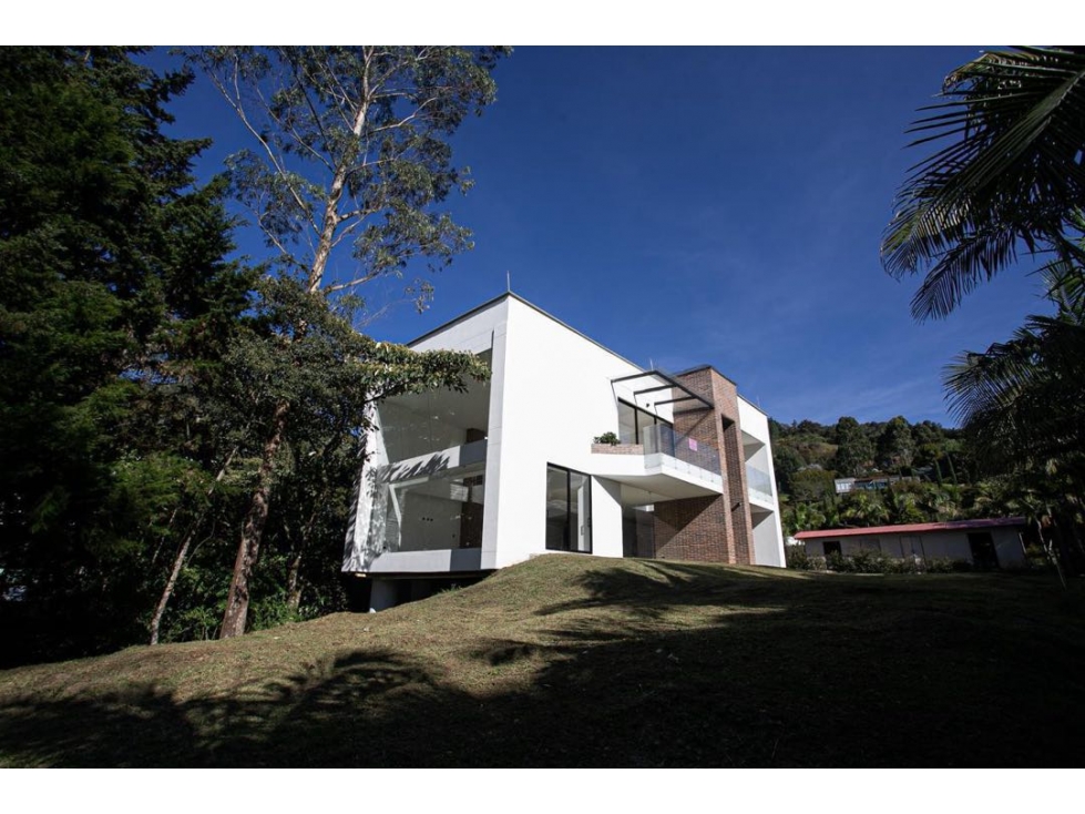 Se vende casa en alto de palmas el poblado Medellín — foto 5