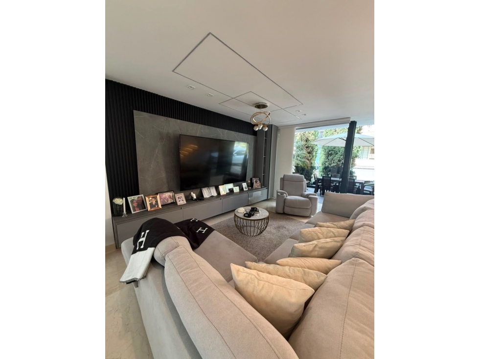 EXCLUSIVA CASA EN CONDOMINIO CON UBICACIÓN PRIVILEGIADA EN SABANETA. — foto 3