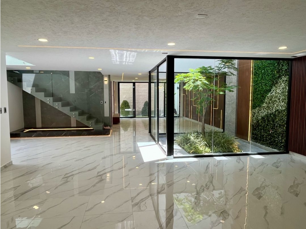 Exclusiva casa en esquina en venta en Lomas de Angelópolis — foto 3