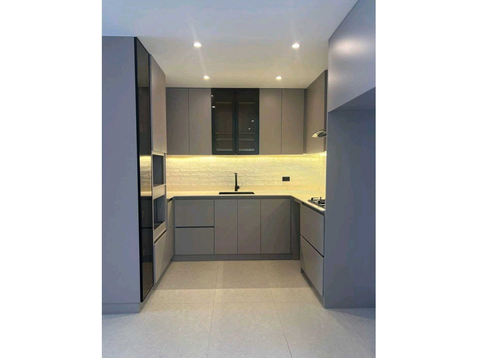 ExCLUSIVA CASA EN UNIDAD CERRADA DE LA CEJA EN VENTA — foto 3