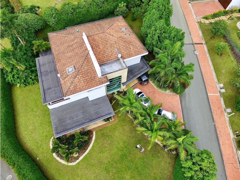 EXCLUSIVA CASA EN VENTA. ALTO DE PALMAS — foto 2