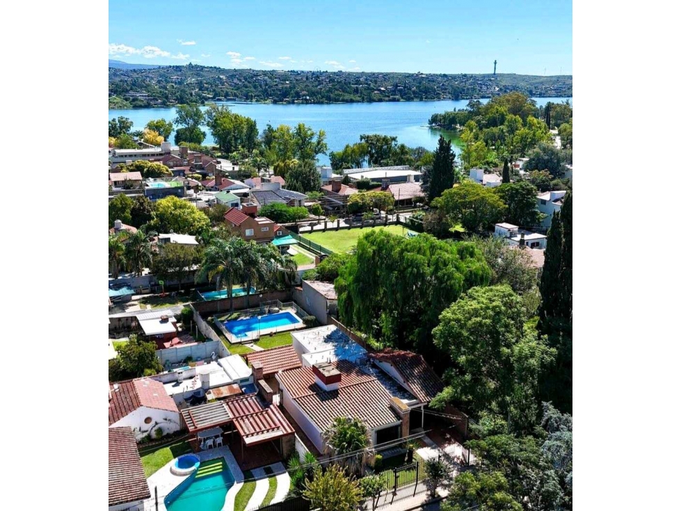 EXCLUSIVA CASA EN VENTA BARRIO SOL Y LAGO | VILLA CARLOS PAZUbicad - 3