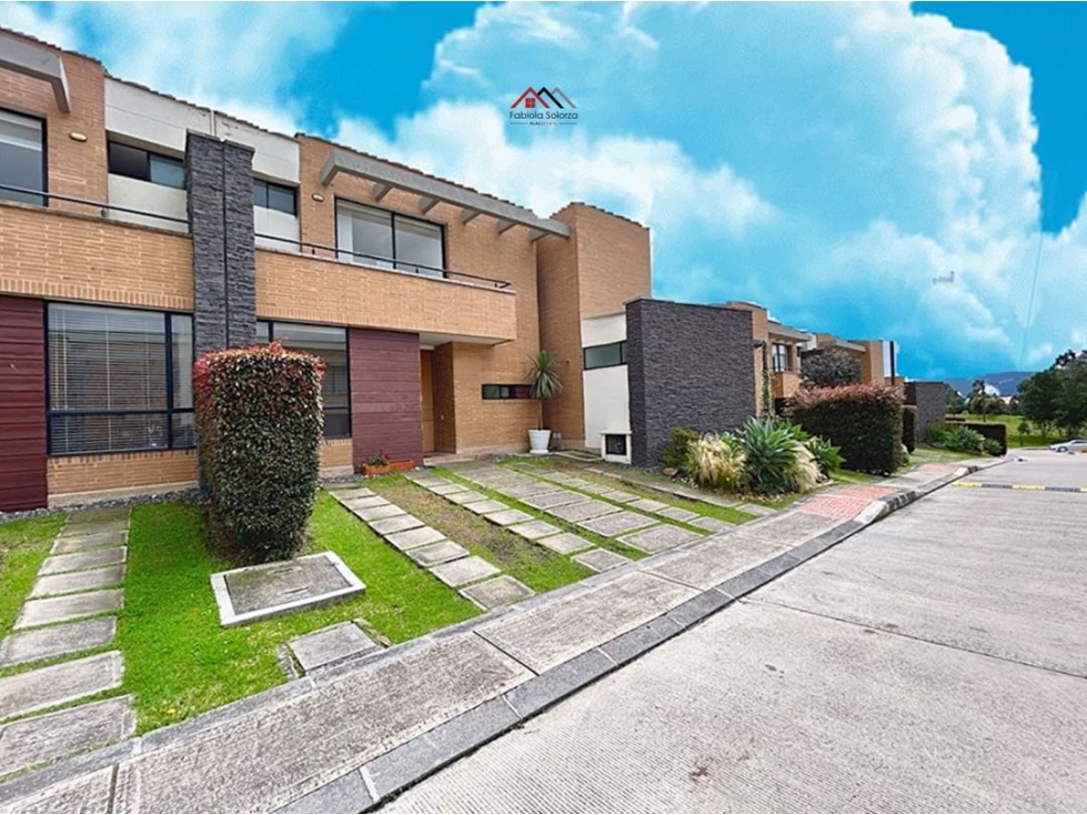 RENTANDO!!! EXCLUSIVA CASA EN VENTA EN LA SABANA CAJICÁ LOS ROBLES