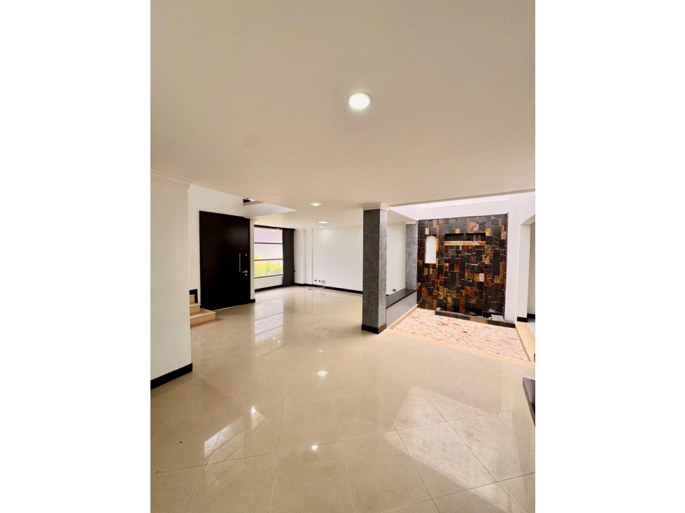 EXCLUSIVA CASA PARA LA VENTA EN SABANETA — foto 3