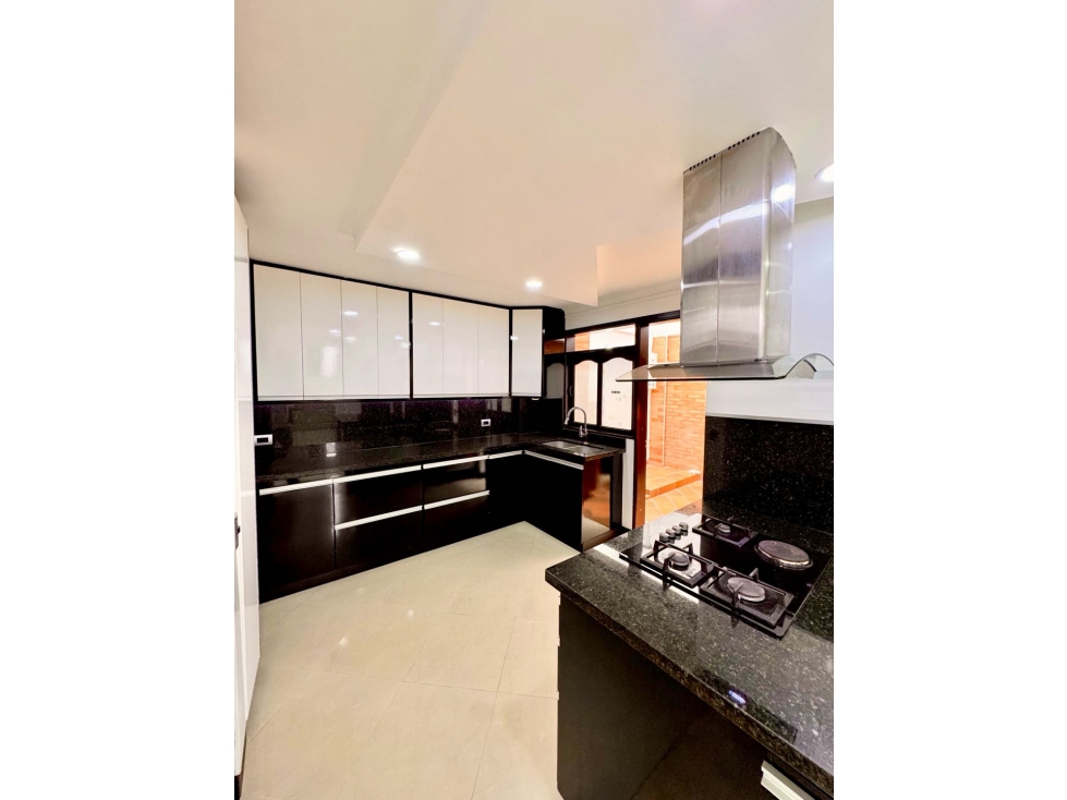 EXCLUSIVA CASA PARA LA VENTA EN SABANETA — foto 4