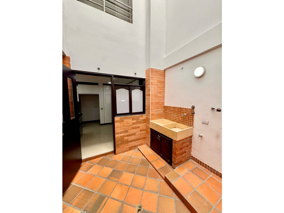 EXCLUSIVA CASA PARA LA VENTA EN SABANETA — foto 5