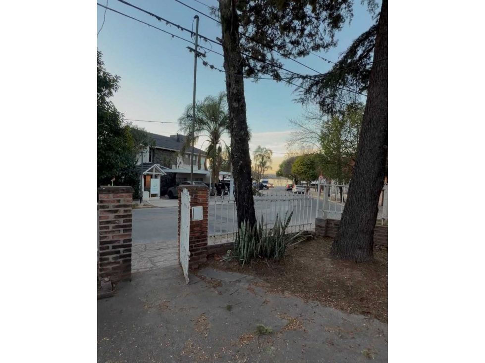 EXCLUSIVA CASA SOBRE COSTANERAV-IDEAL INVERSORES PARA LOCALES Y DPTOS - 5