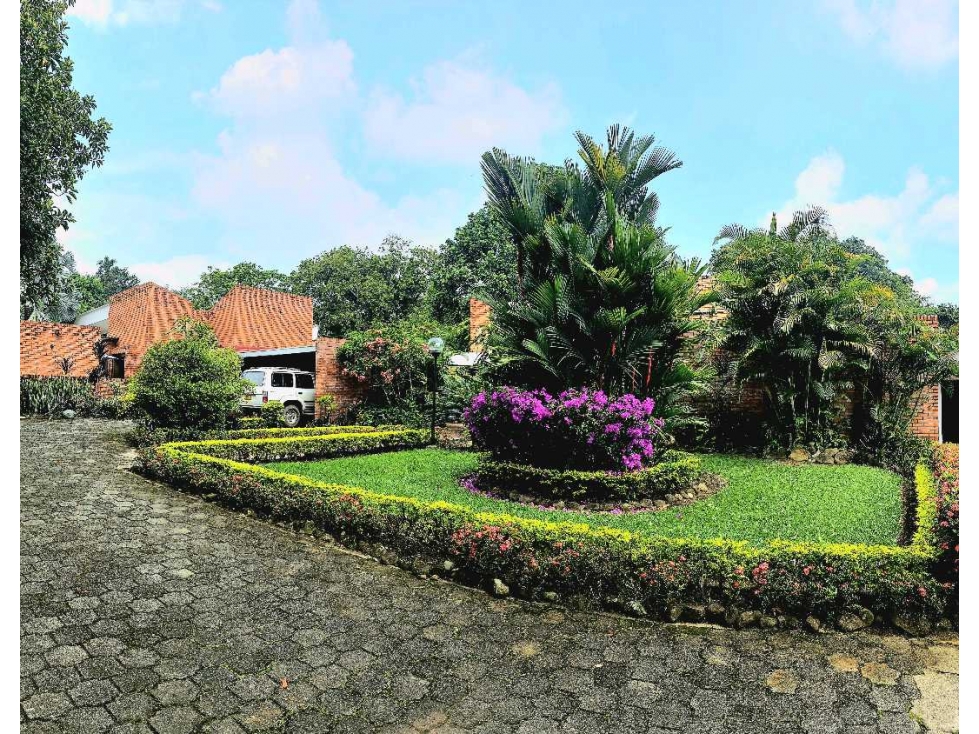 Exclusiva casa en Pance Av. la María en condominio de solo 8 — foto 3