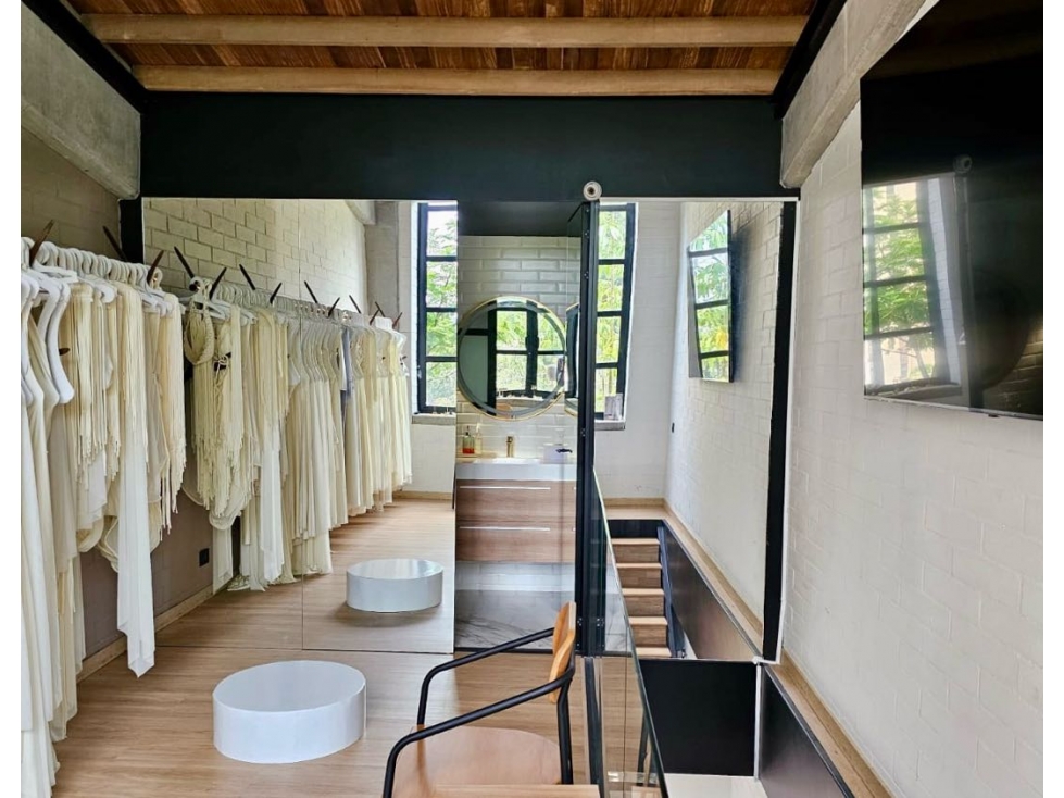 Exclusiva Oficina en renta o venta en el Tesoro — foto 2