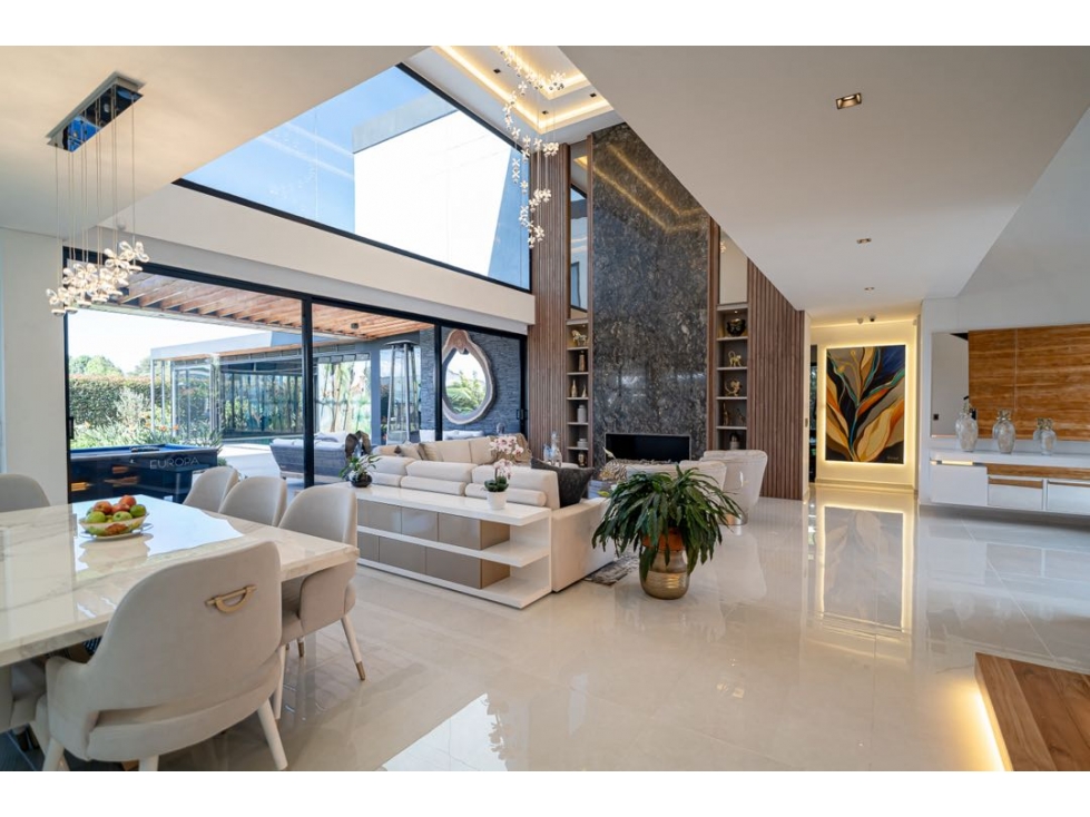 Exclusiva propiedad en venta y renta - Llano Grande 2250 MT2
