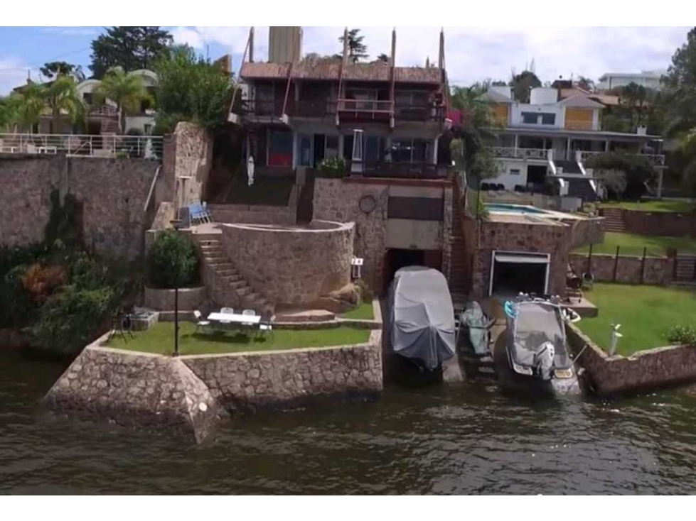 ¡EXCLUSIVA PROPIEDAD EN VILLA DEL LAGO BAJADA AL LAGO — foto 3