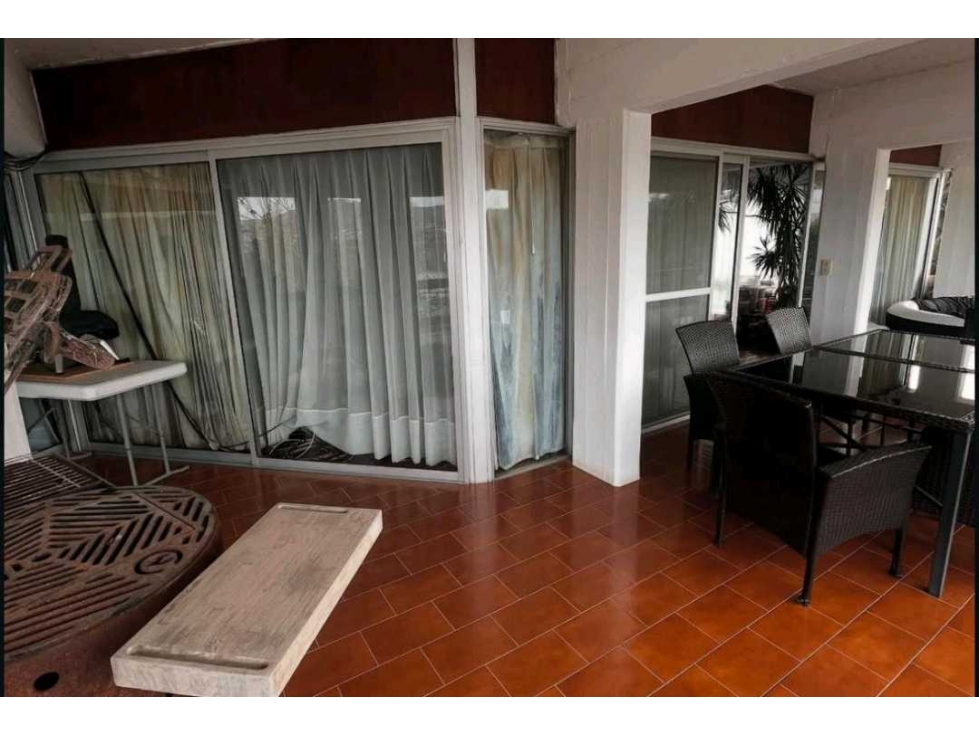 ¡EXCLUSIVA PROPIEDAD EN VILLA DEL LAGO BAJADA AL LAGO — foto 5