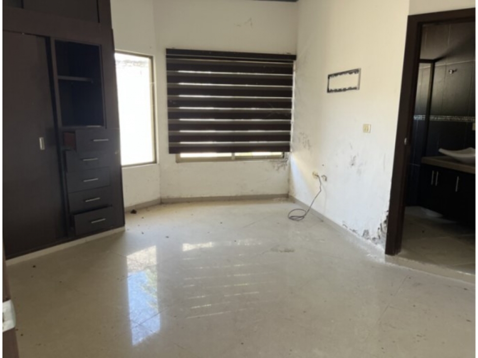 Exclusiva Residencia con Alberca y Gran Jardín en González 1a Secc - 2