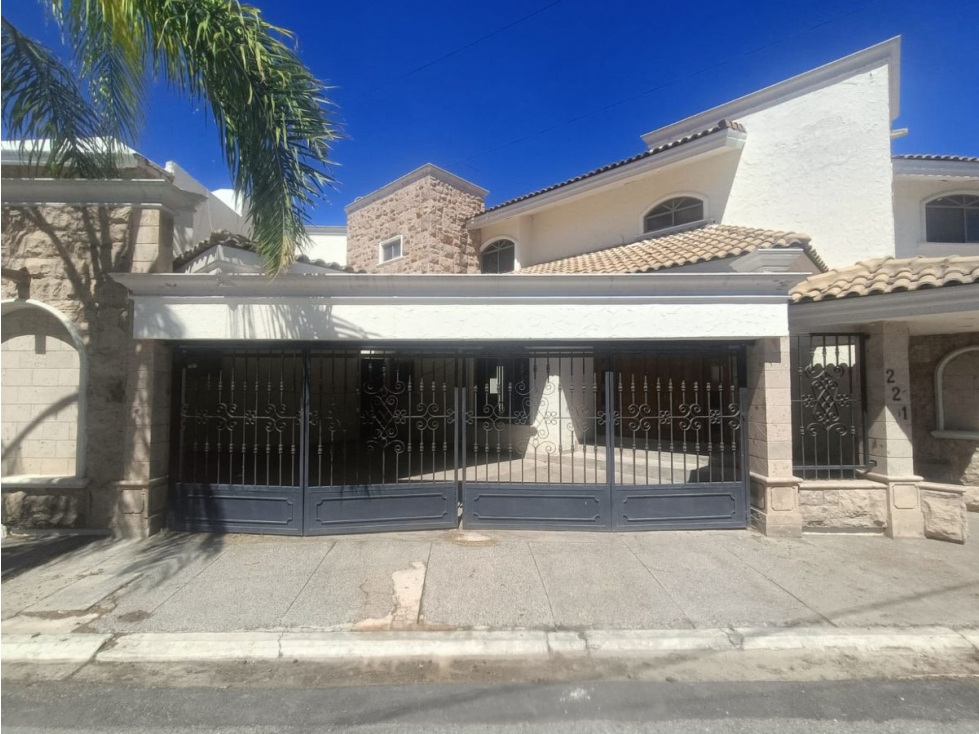 Exclusiva Residencia en El Fresno | 482m² y 5 Recámaras - 1