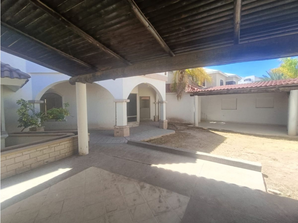 Exclusiva Residencia en El Fresno | 482m² y 5 Recámaras — foto 3