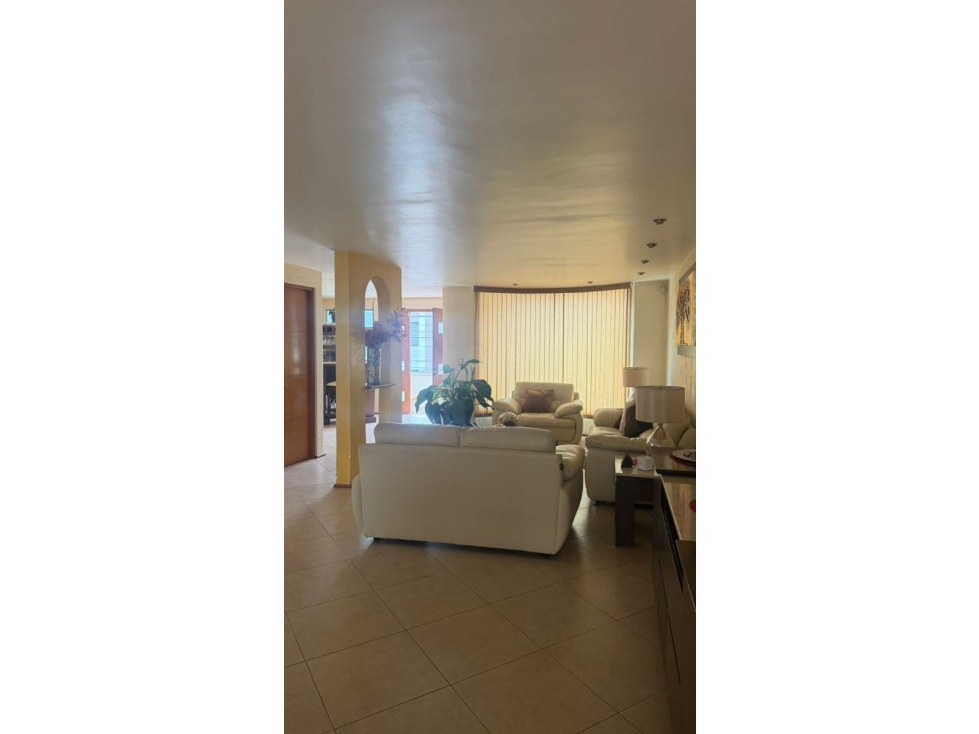 Exclusiva Residencia en Jardines de Bellavista | 300 m² y Seguridad — foto 6