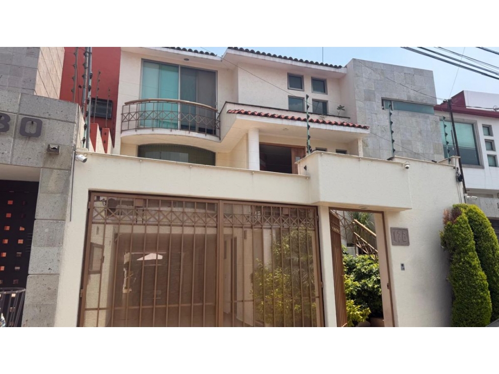 Exclusiva Residencia en Jardines de Bellavista | 300 m² y Seguridad