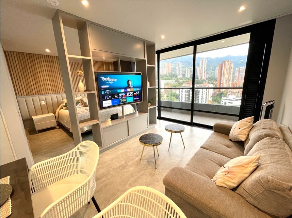 Exclusivo apartamento amoblado con gran vista, moderno sector tesoro