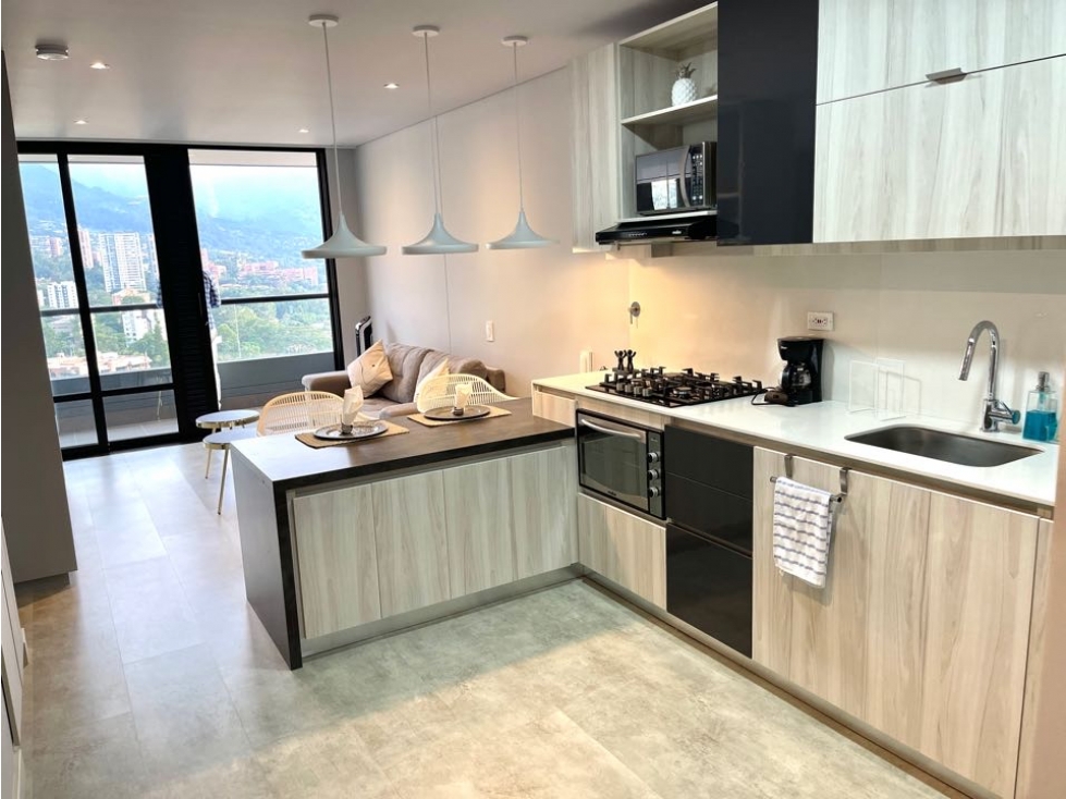 Exclusivo apartamento amoblado con gran vista, moderno sector tesoro — foto 4