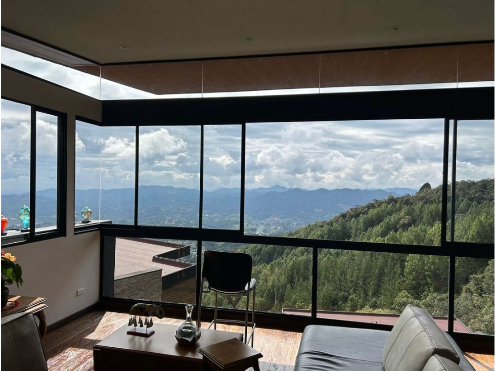 Exclusivo apartamento con vista panorámica natural acabados de lujo