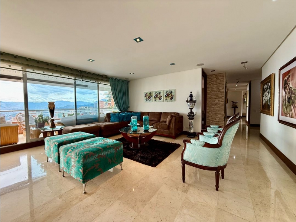 EXCLUSIVO APARTAMENTO DE GRAN FORMATO EN EL POBLADO. EL TESORO