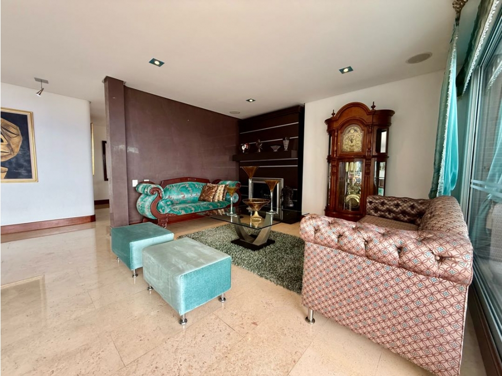 EXCLUSIVO APARTAMENTO DE GRAN FORMATO EN EL POBLADO. EL TESORO — foto 2