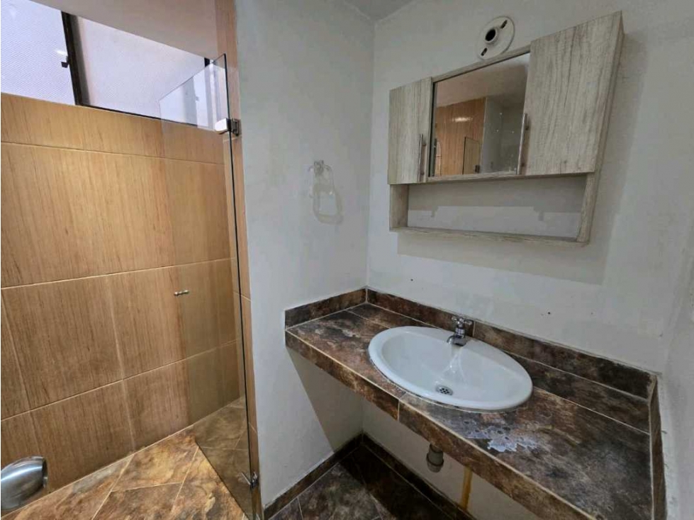 EXCLUSIVO APARTAMENTO POBLADO PATIO BONITO — foto 3