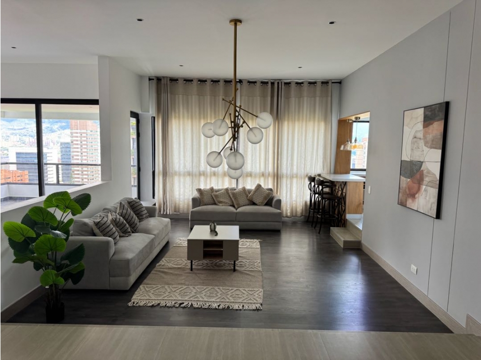 EXCLUSIVO APTO COMPLETAMENTE REMODELANDO EN EL POBLADO. PISO 10 — foto 2