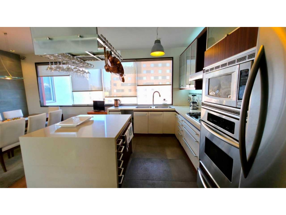 Miraflores - Exclusivo Penthouse Dúplex con Jardín y Cava - 260 m2 - 5