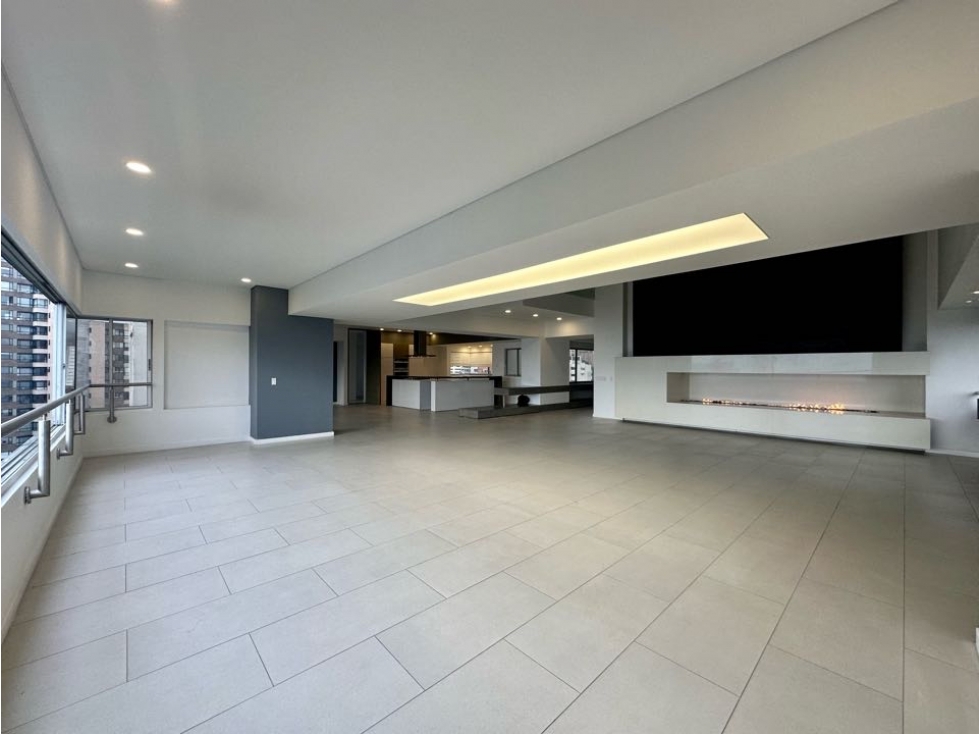 PENTHOUSE CON ESPECTACULAR VISTA EN POBLADO — foto 2
