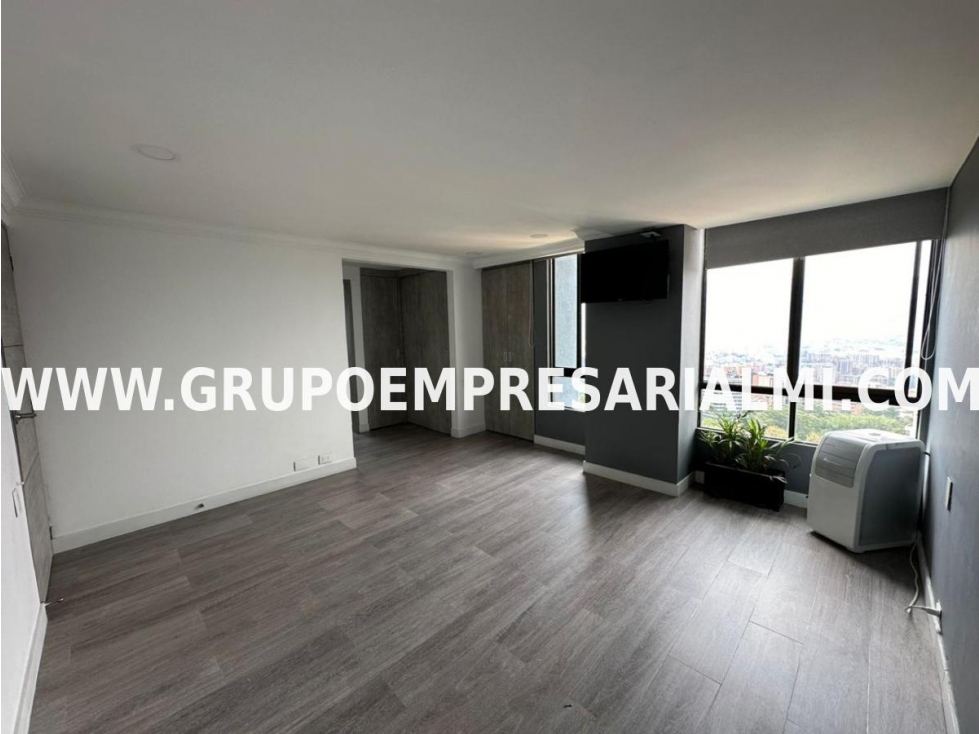EXCLUSIVO PENTHOUSE EN VENTA - SECTOR SAN LUCAS, EL POBLADO COD: 33973 — foto 4