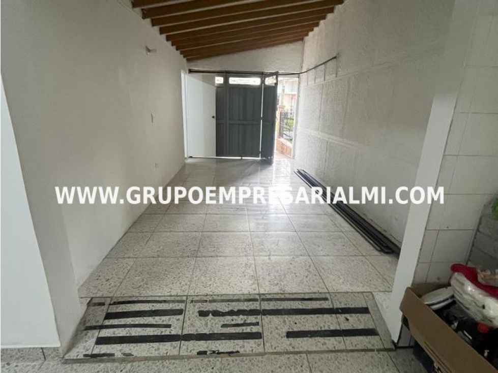 FABULOSA BODEGA EN ARRIENDO - SECTOR BELÉN COD: 30158 - 1