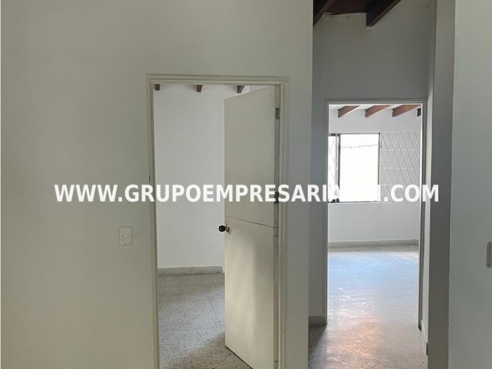 FABULOSA BODEGA EN ARRIENDO - SECTOR BELÉN COD: 30158 - 5