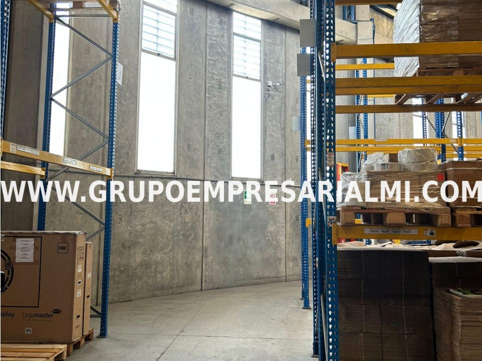 FABULOSA BODEGA EN ARRIENDO - SECTOR ANCÓN SUR COD: 32579 - 2