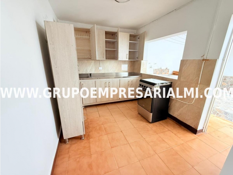 FABULOSA CASA BIFAMILIAR EN ARRIENDO - SECTOR GUAYABAL COD: 31122 — foto 2