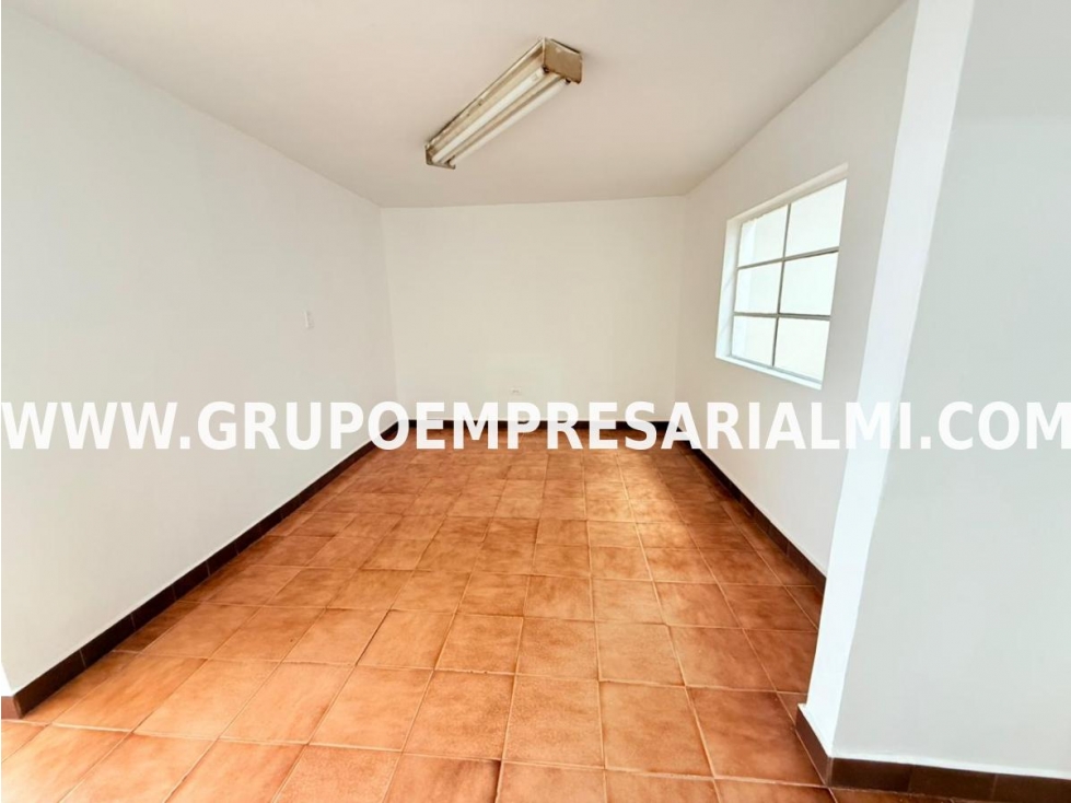 FABULOSA CASA BIFAMILIAR EN ARRIENDO - SECTOR GUAYABAL COD: 31122