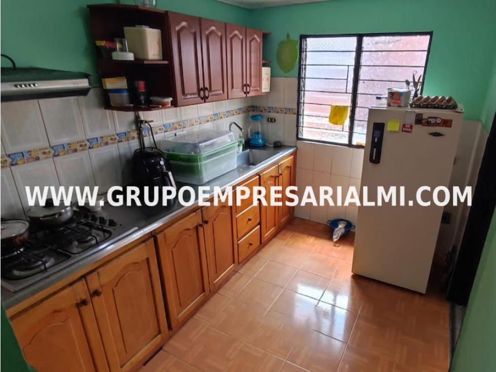 FABULOSA CASA BIFAMILIAR EN VENTA - SECTOR CASTILLA COD: 28283 — foto 4