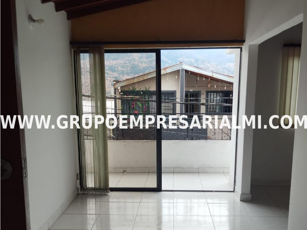 FABULOSA CASA BIFAMILIAR EN VENTA - SECTOR DOCE DE OCTUBRE COD: 33301